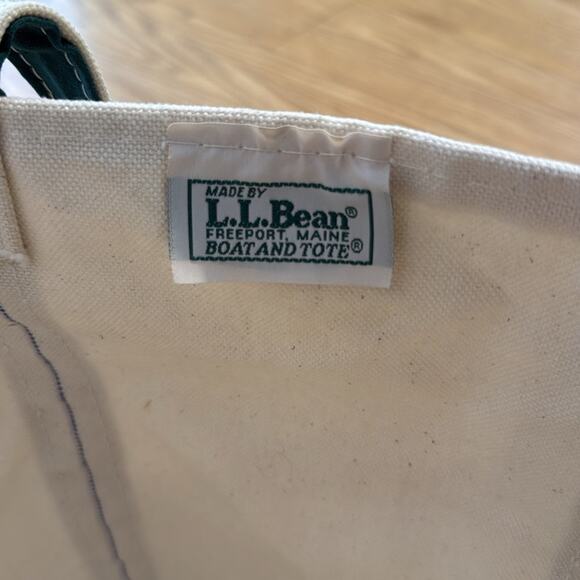 L.L. Bean Subaru vintage Outback Edition Canvas Boat and Tote with Green Trim - Picture 6 of 6